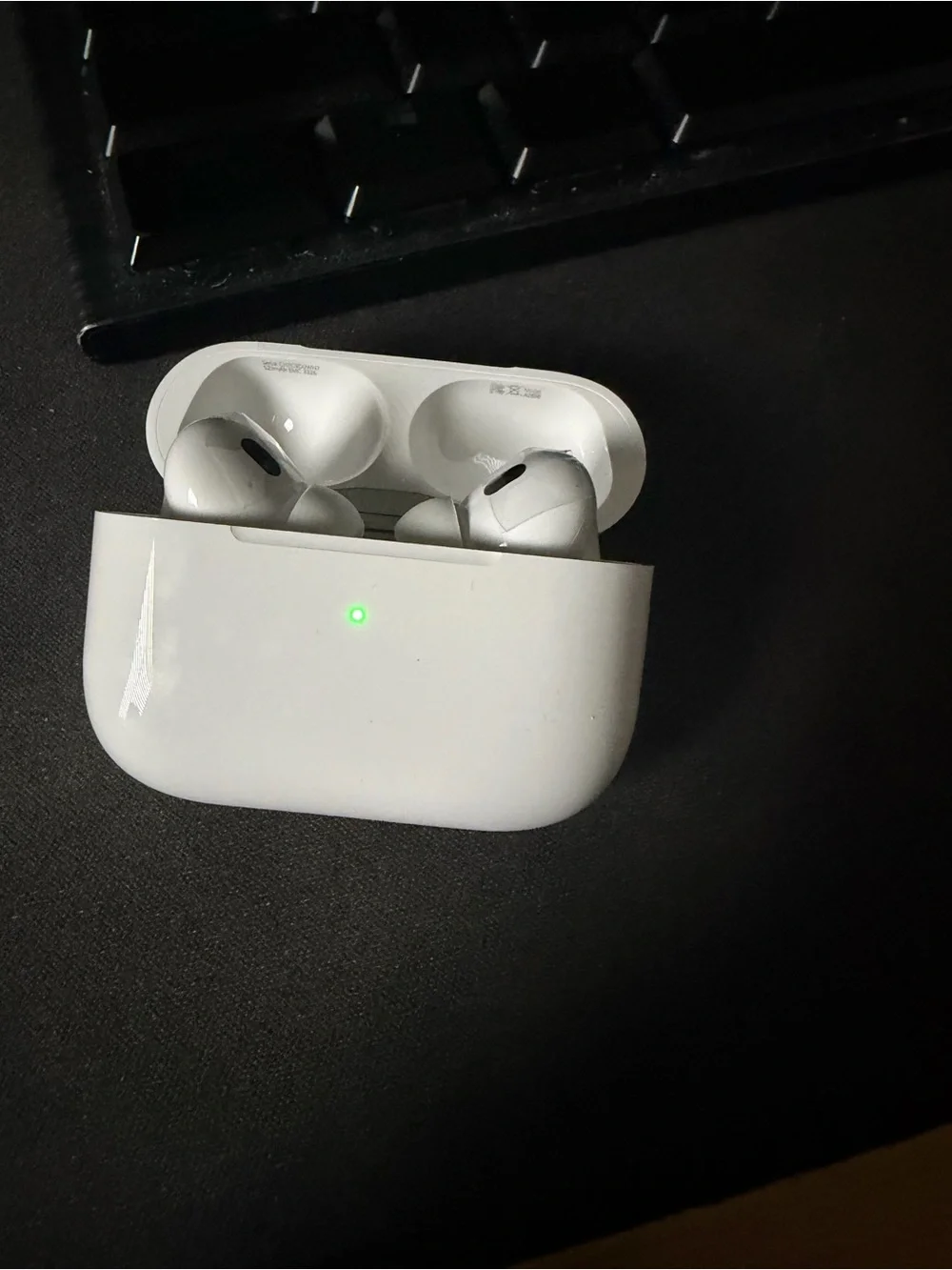 Apple AirPods Pro True Wireless Earbuds in White Gen 2